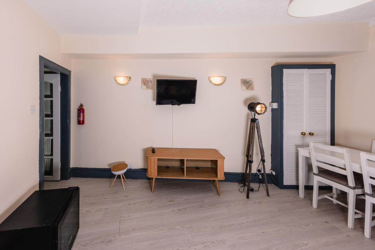 Old Town Central Apartments By The Meadows エディンバラ エクステリア 写真