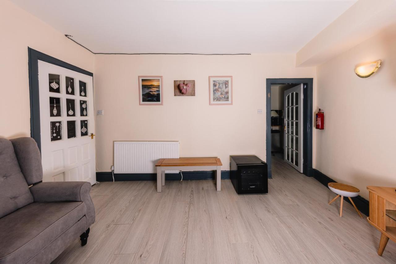 Old Town Central Apartments By The Meadows エディンバラ エクステリア 写真